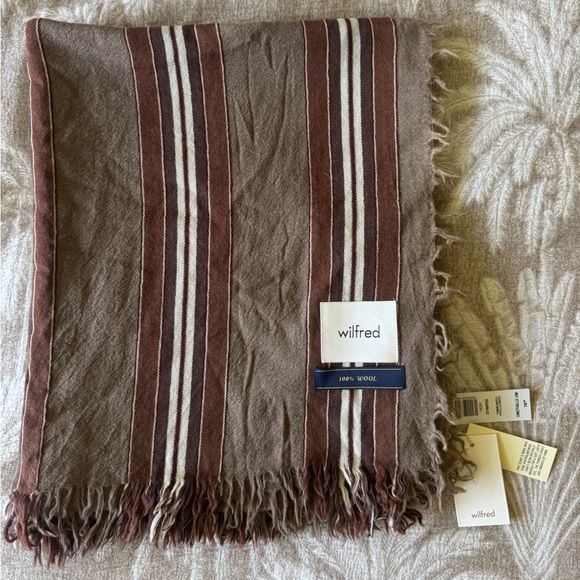 Aritzia Wilfred 100% wool scarf NWT - Picture 1 of 3